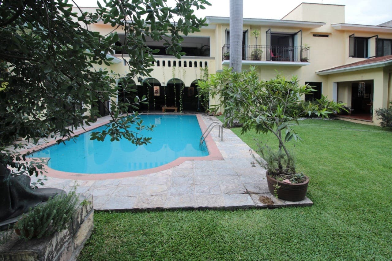 Se vende casa en Tabachines club de Golf.