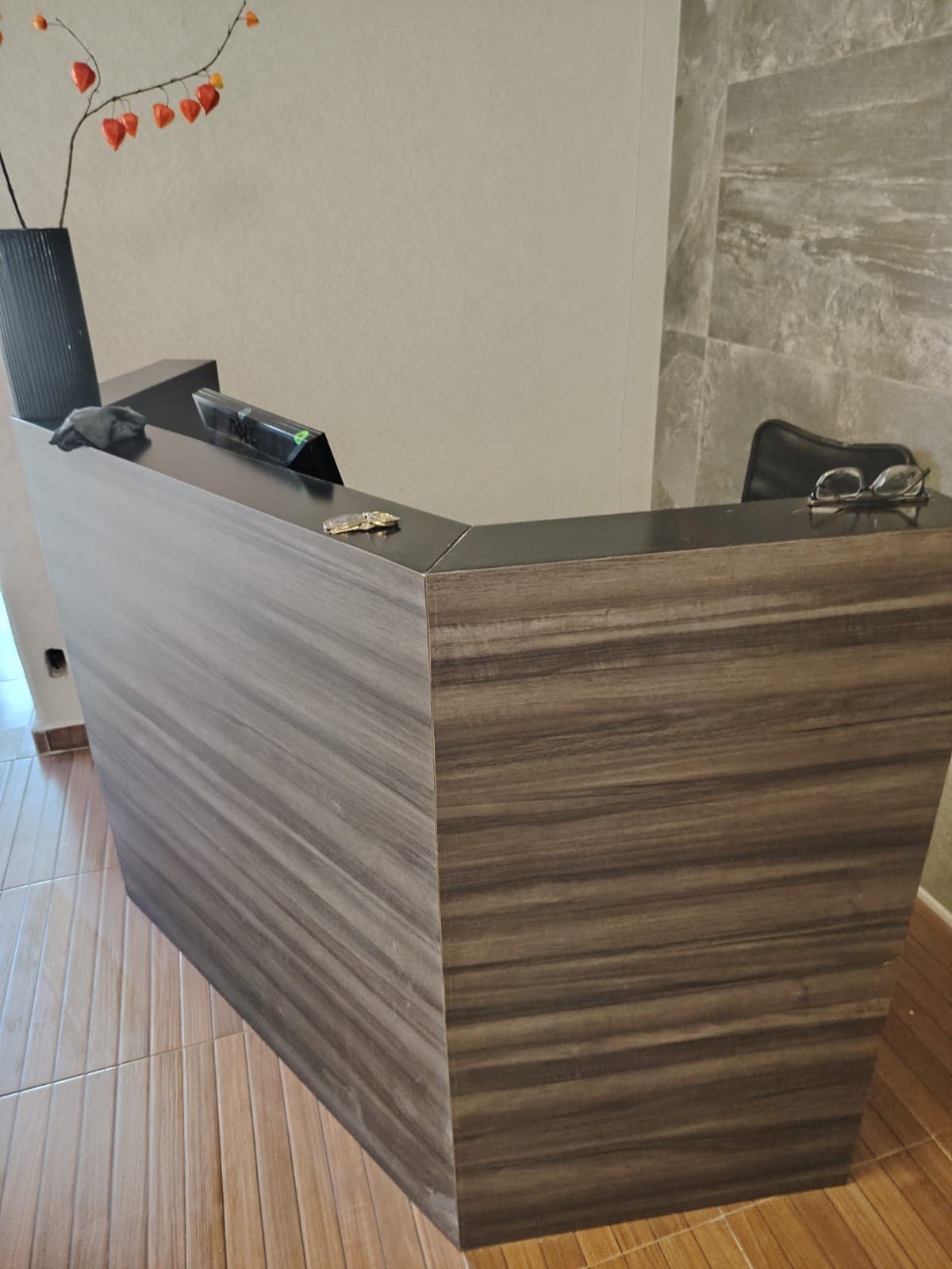 Oficina renta con 3 despachos